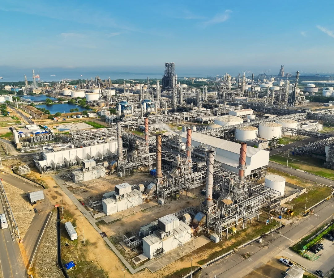 Reficar podría suspender operaciones ante deuda de IVA por importación de combustibles