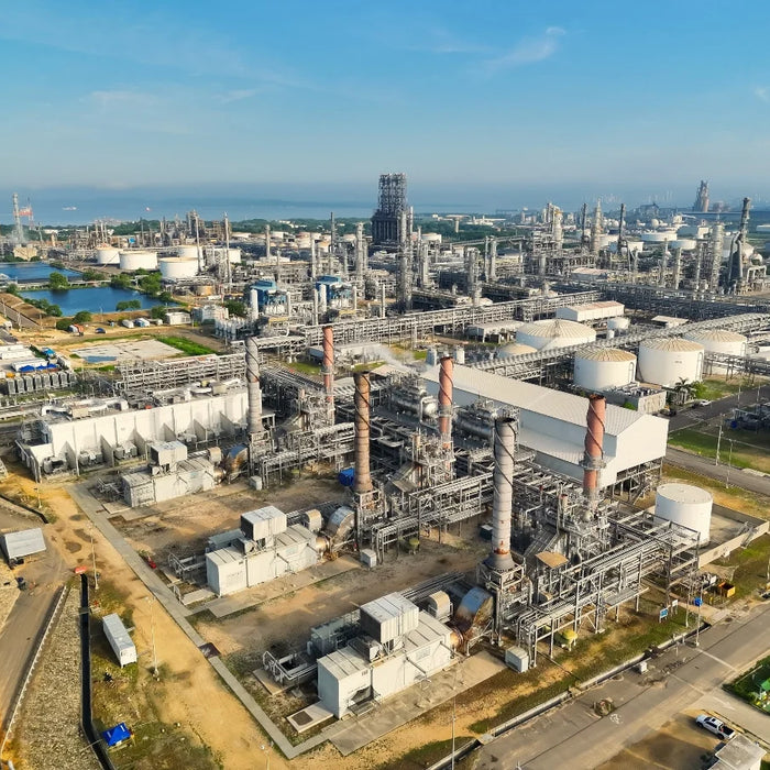 Reficar podría suspender operaciones ante deuda de IVA por importación de combustibles